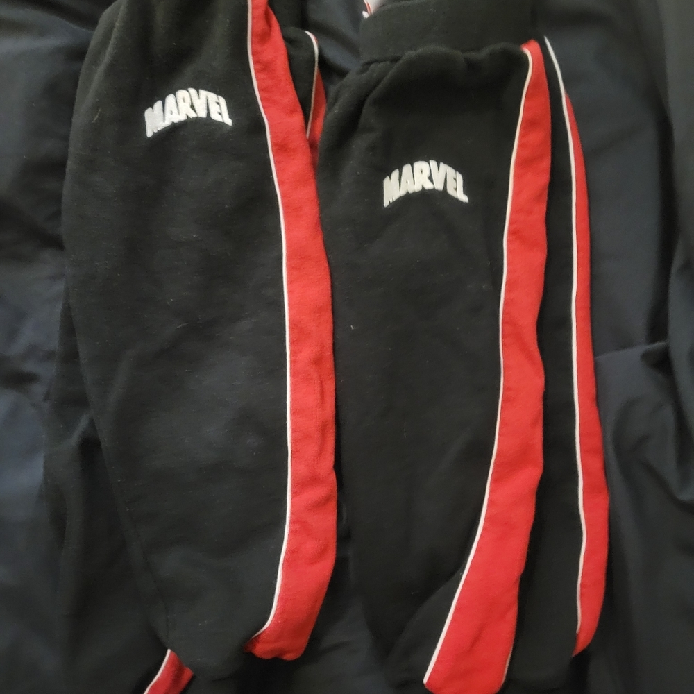 Boys marvel sweats